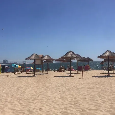 Breeze Beach House * Setubal