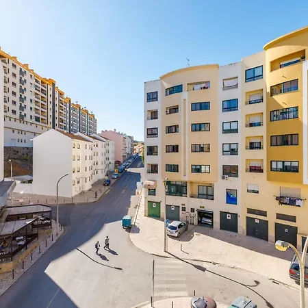 Breeze Beach House Apartment Setubal