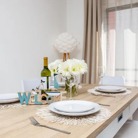 Breeze Beach House Apartment *