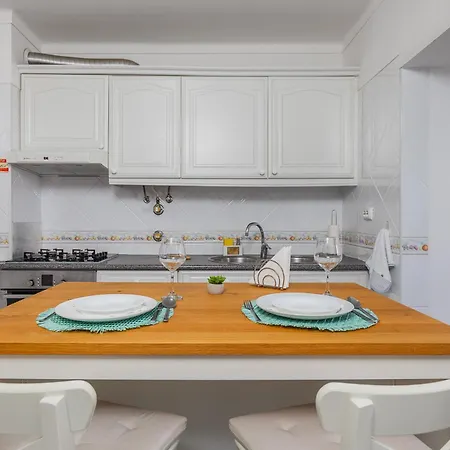 Apartment Breeze Beach House