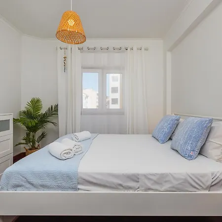 Apartment Breeze Beach House Setubal