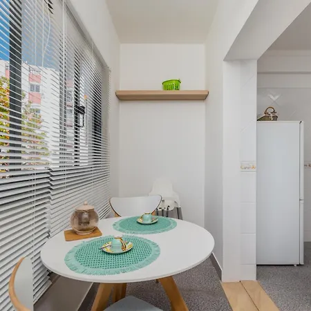 Apartment Breeze Beach House