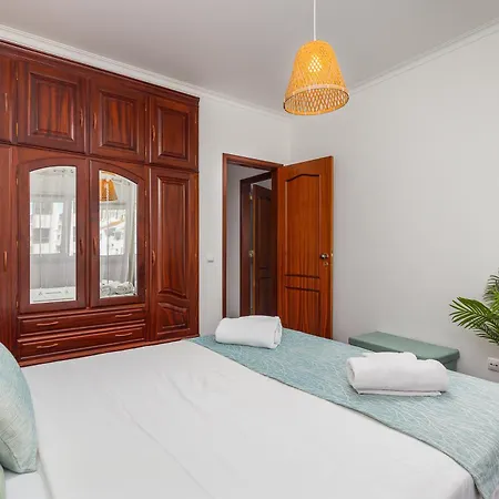 Breeze Beach House * Setubal