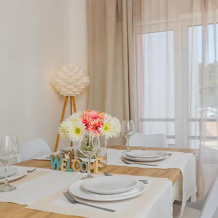 Apartment Breeze Beach House